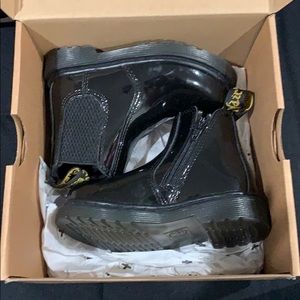 Dr. Airwair martens.